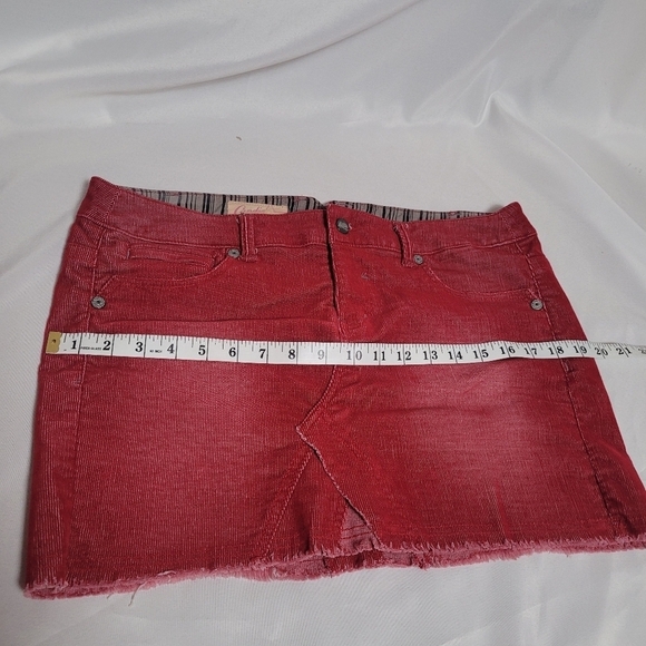 Candies Vintage Red Corduroy Mini Skirt Size 11 - Picture 2 of 10